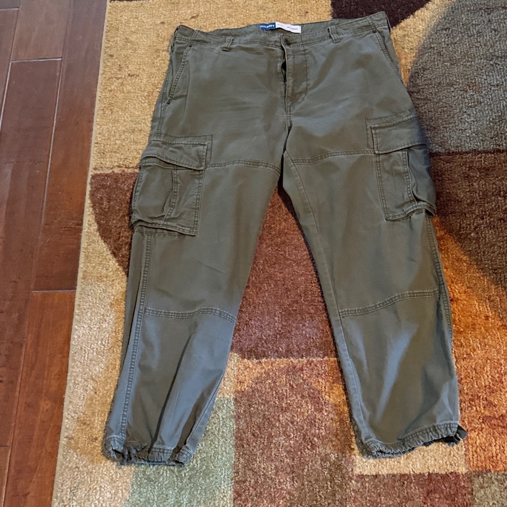 Old Navy Men's Green Cargo Pants